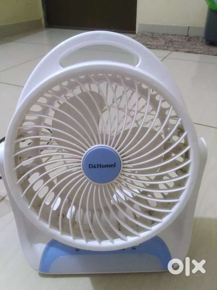 Mini table fan