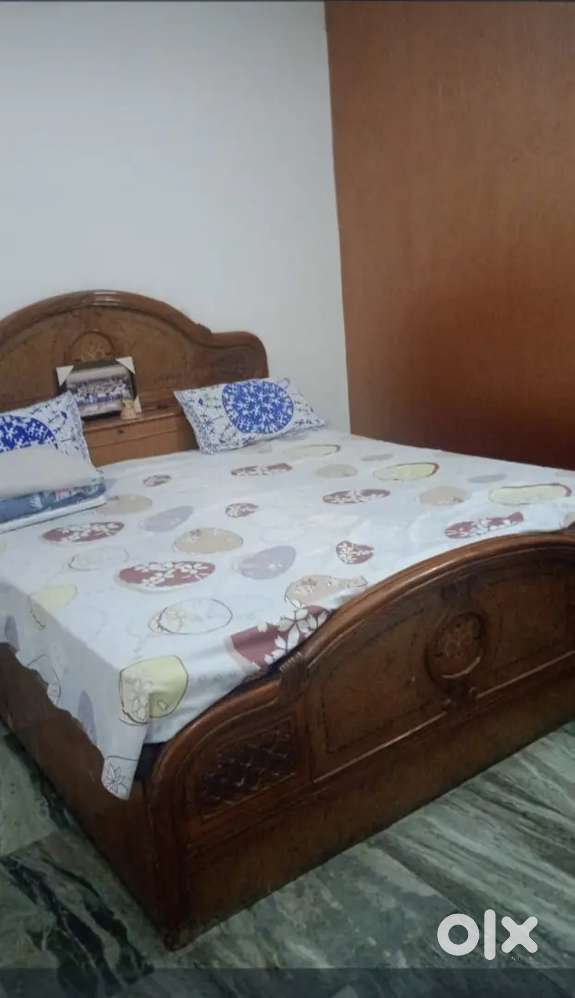 Double Box Bed Sagwan wood with Mattress with Dressing
