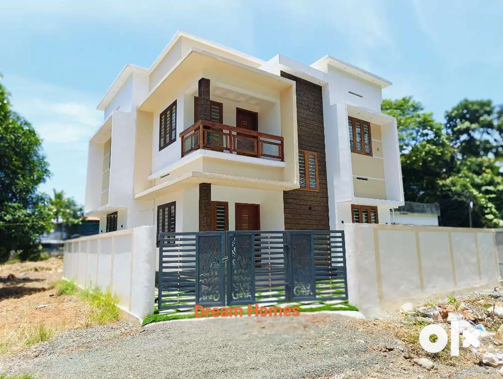 Newly built 3.5cent 3 bhk house for sale near Edapally Paravur road