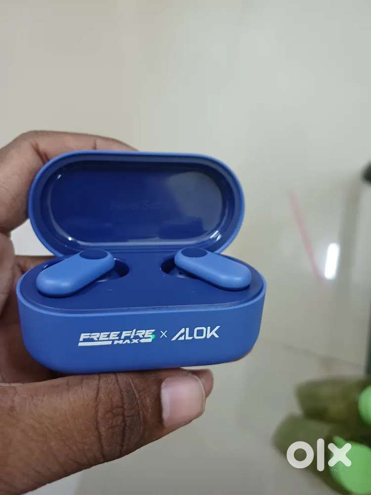 Limited Edition Free Fire Max × ALOK collaboration earbuds FS