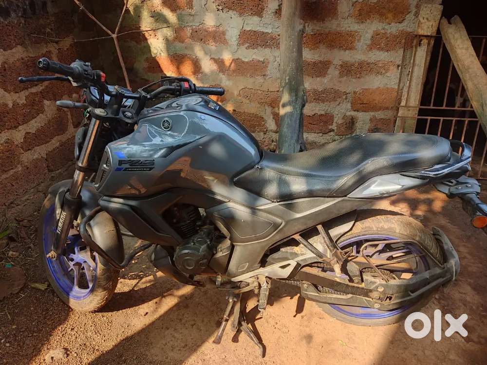 Fzs v4 top condition