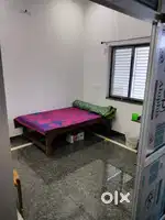 1 room with seperate bathroom