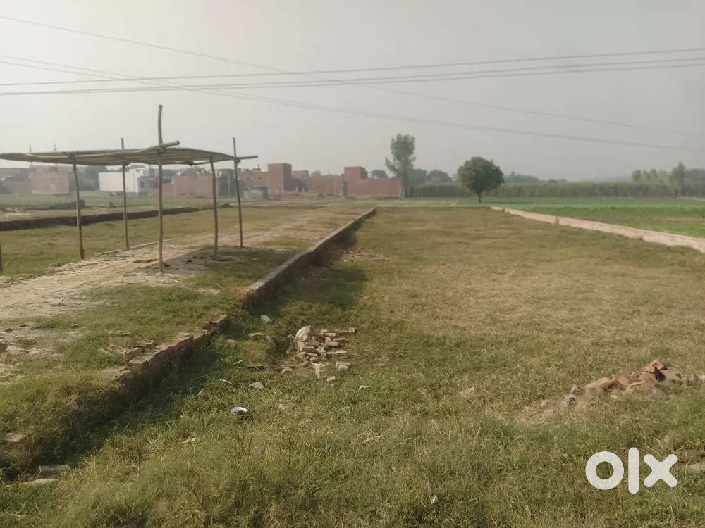 Baghpat Muradnagar road per hai yah plot