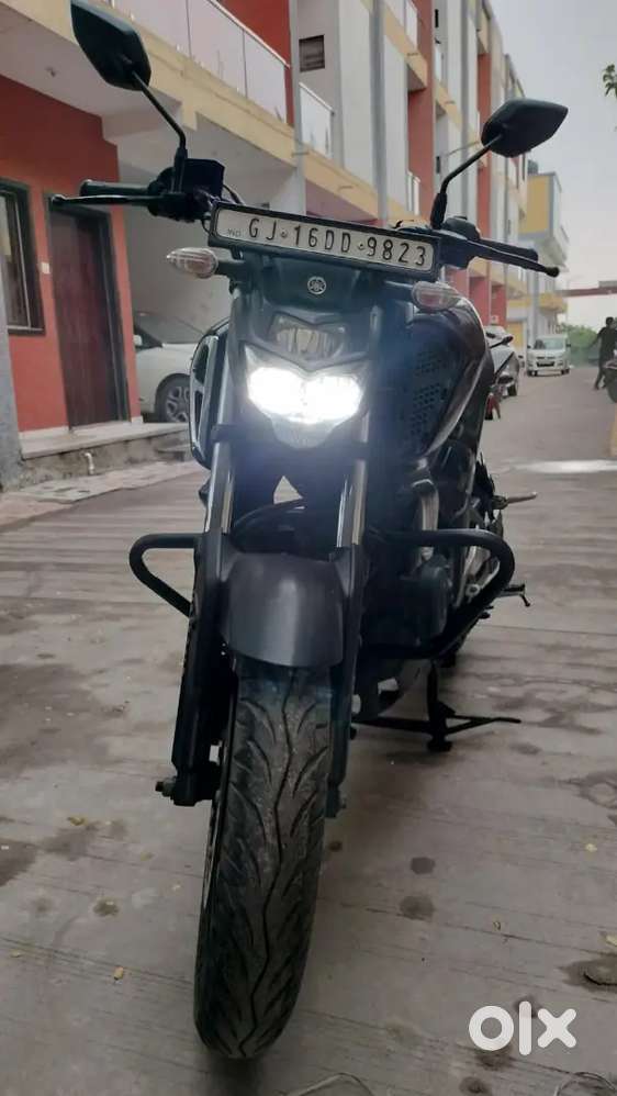 YAMAHA FZS V3