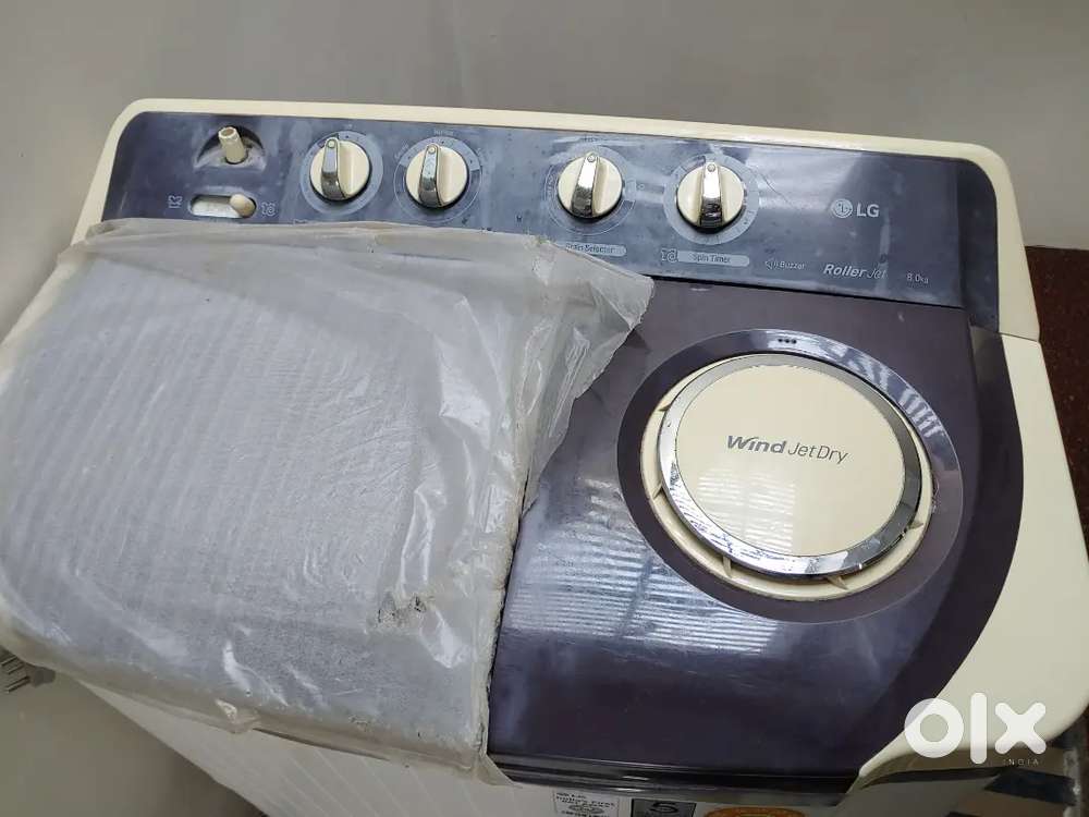 LG WASHING MACHINE 4 YEAR OLD IN GOOD CONDITION