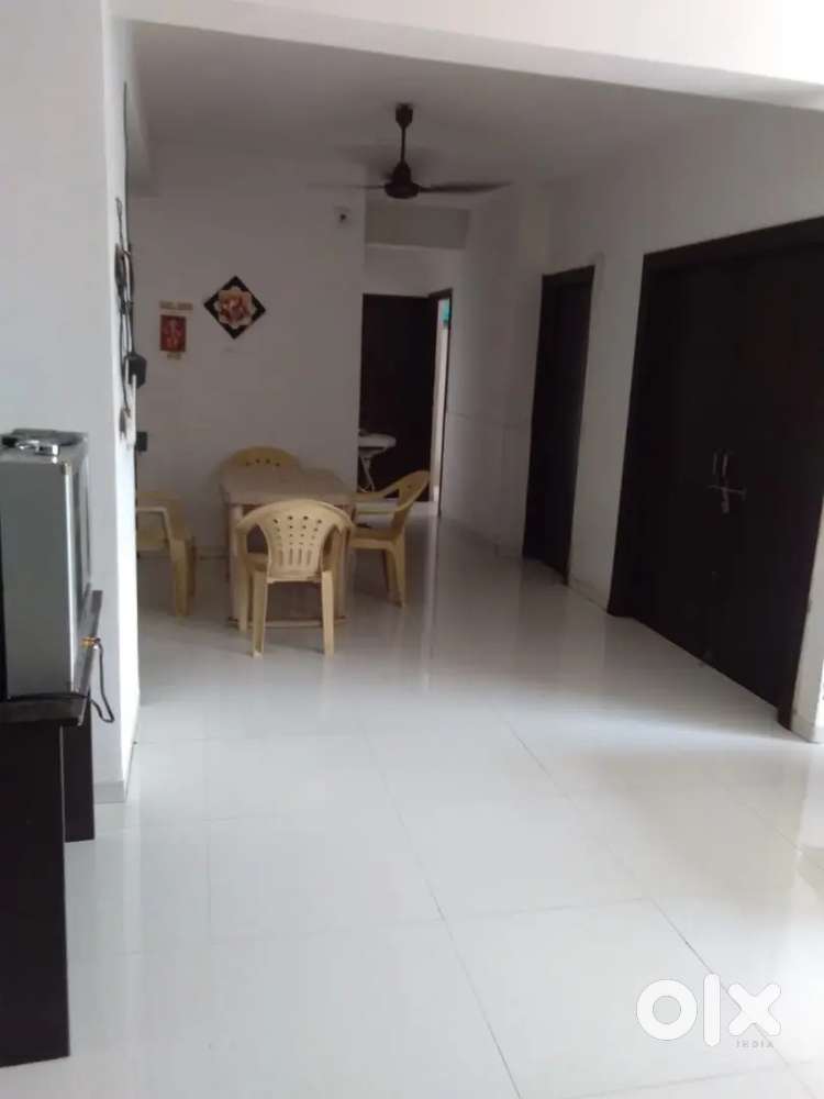 PG for Girls & boys in Infocity Township and Randesan