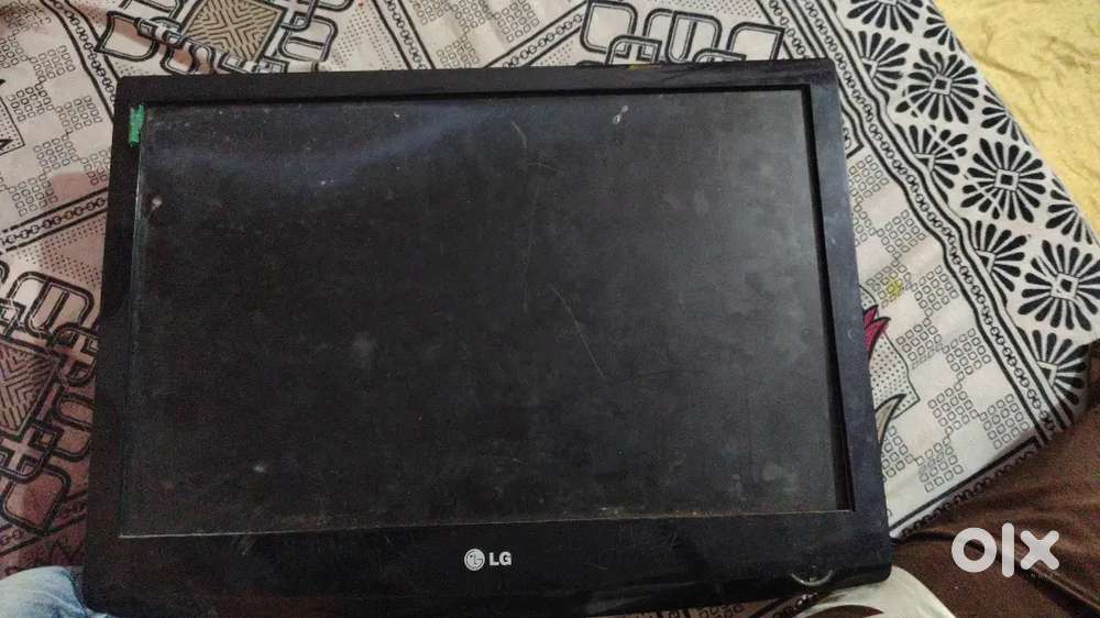 LED TV (19) in black colour