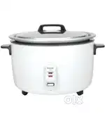 Cloud kitchen online orders cooking and packing