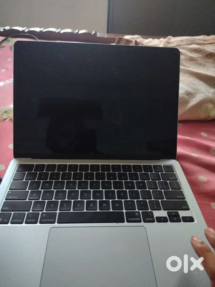 Macbook M4 chip 24 RAM, 512 GB ROM