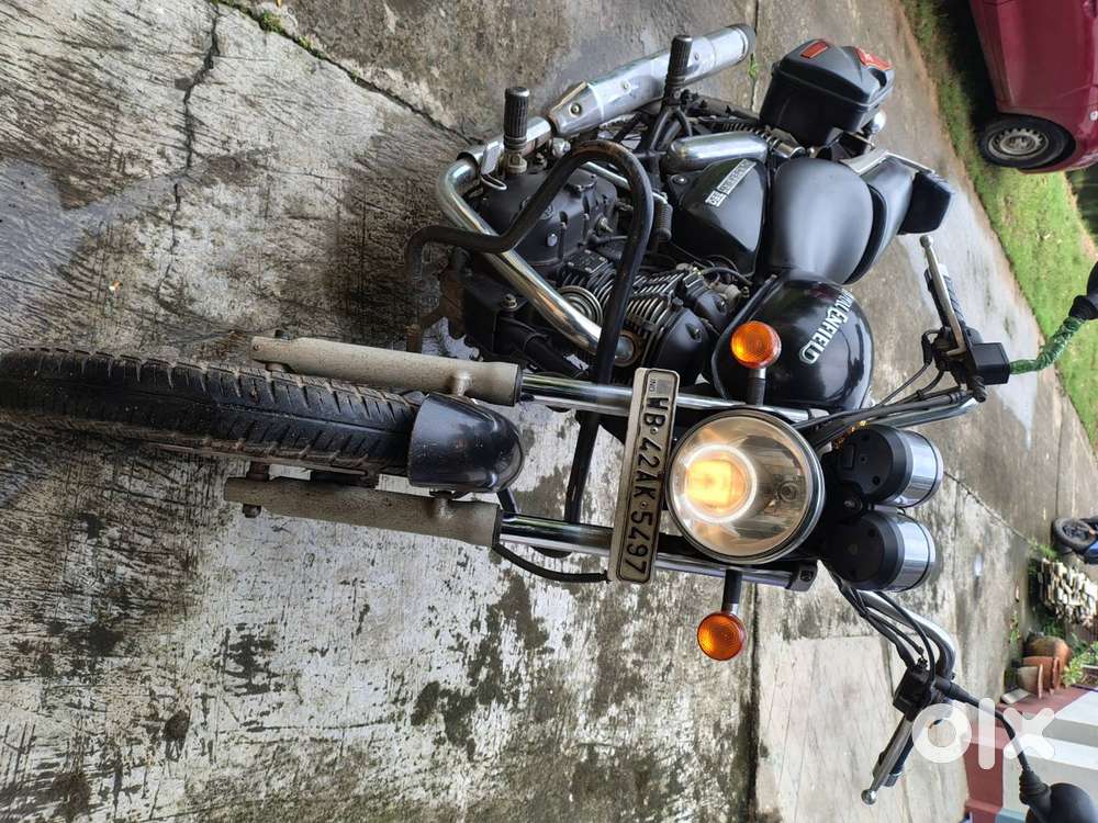 A good condition black color Thunderbird is available for sale