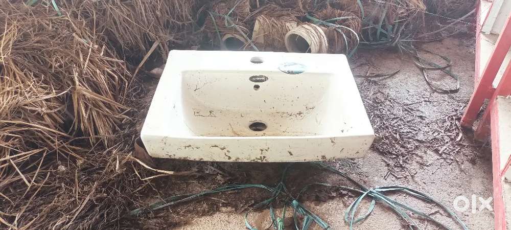 New wash basins for sale (വാഷ് ബേസിൻ സ്ക്രാച് ആയിട്ടുള്ളതാണ്)