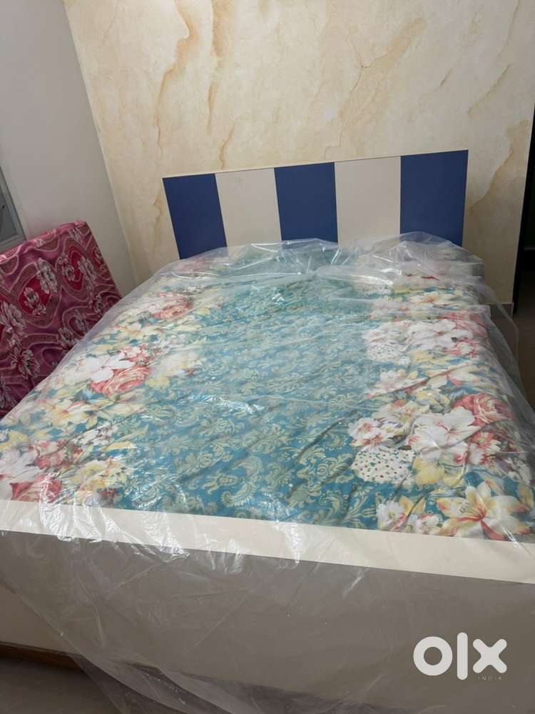 King Size  Cot – Elegant & Sturdy, Excellent Condition