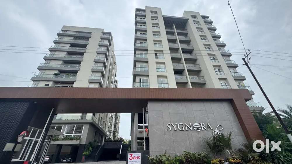 Sell 3 BHK flat in adajan surat
