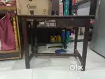 Computer table/ table