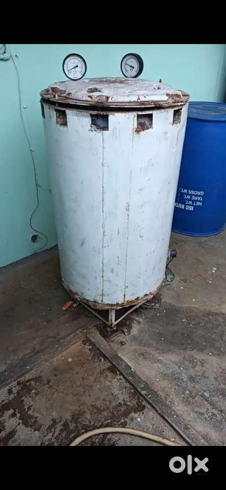 Autoclave for sand heating