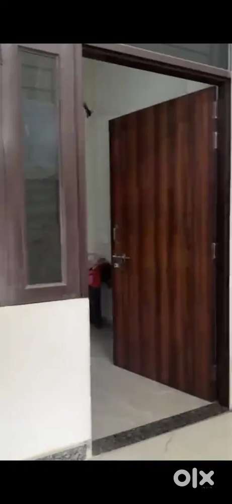 Only for single girl roommate