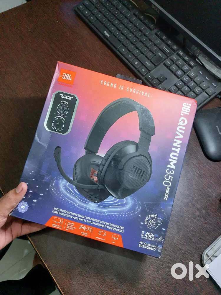 JBL Quantum 350 wireless headphones