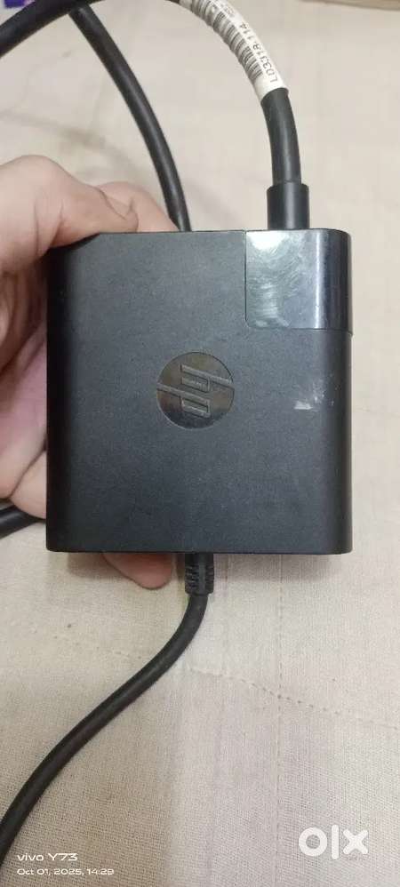 Hp leptop charger 65 w