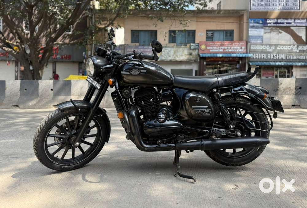 Jawa 42 Dual Channel ABS