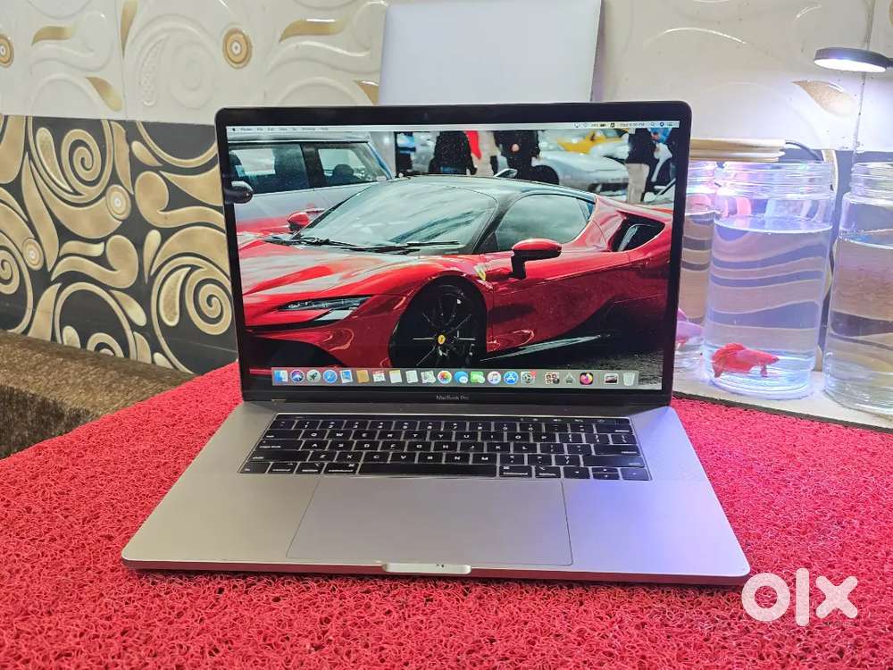 Apple Macbook Pro i9 16gb Ram 512gb SSD 5.5GB Graphics 15inch Touchbar