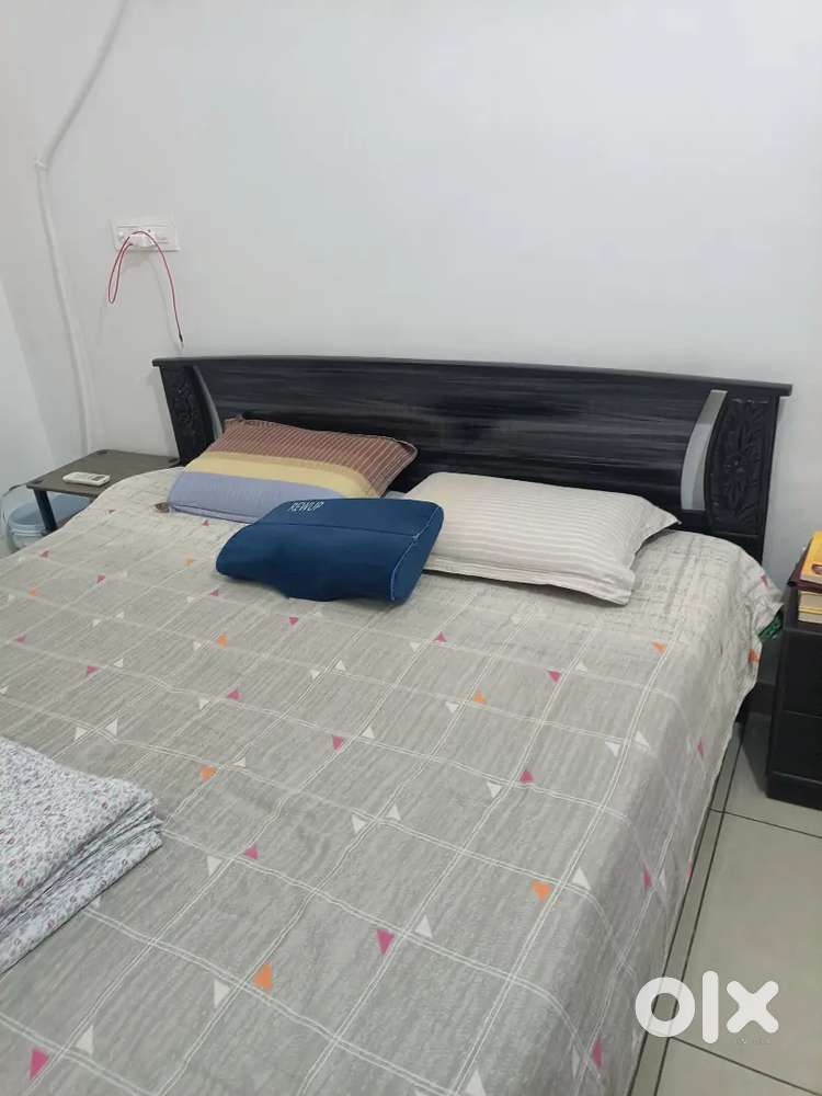 Bed 6x6 foldable with box
