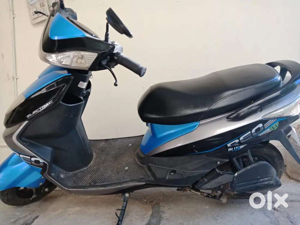 Ampere Reo Electric vehicle 2022 Model with Battery and charger
