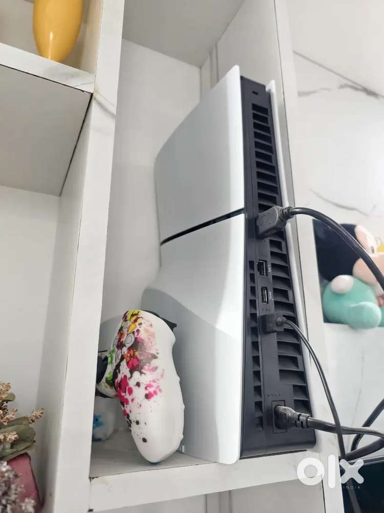 Ps5 play station 5 six months old fixed price