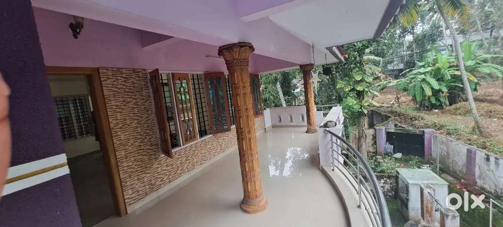 Upstair house for lease 400000