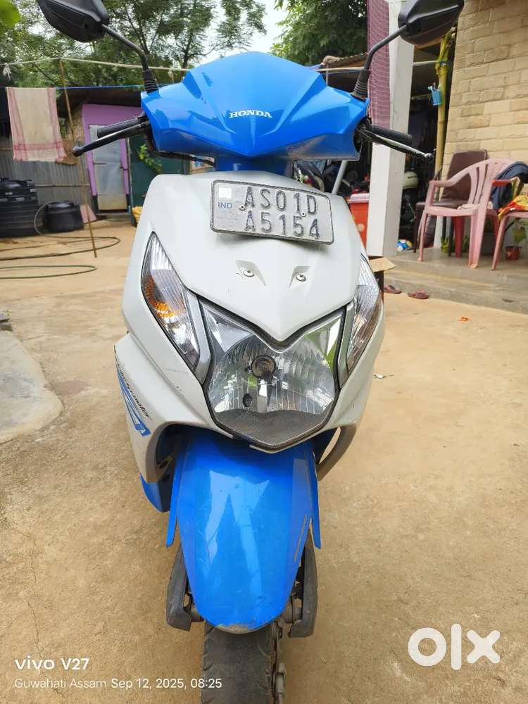 Honda dio 2016 model (Rs=35,500)