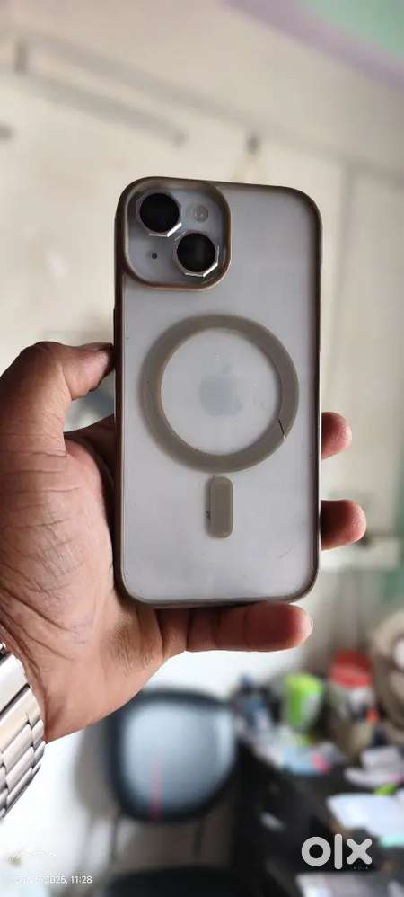 Iphone 15 128 gb battery health 97 phone under warranty