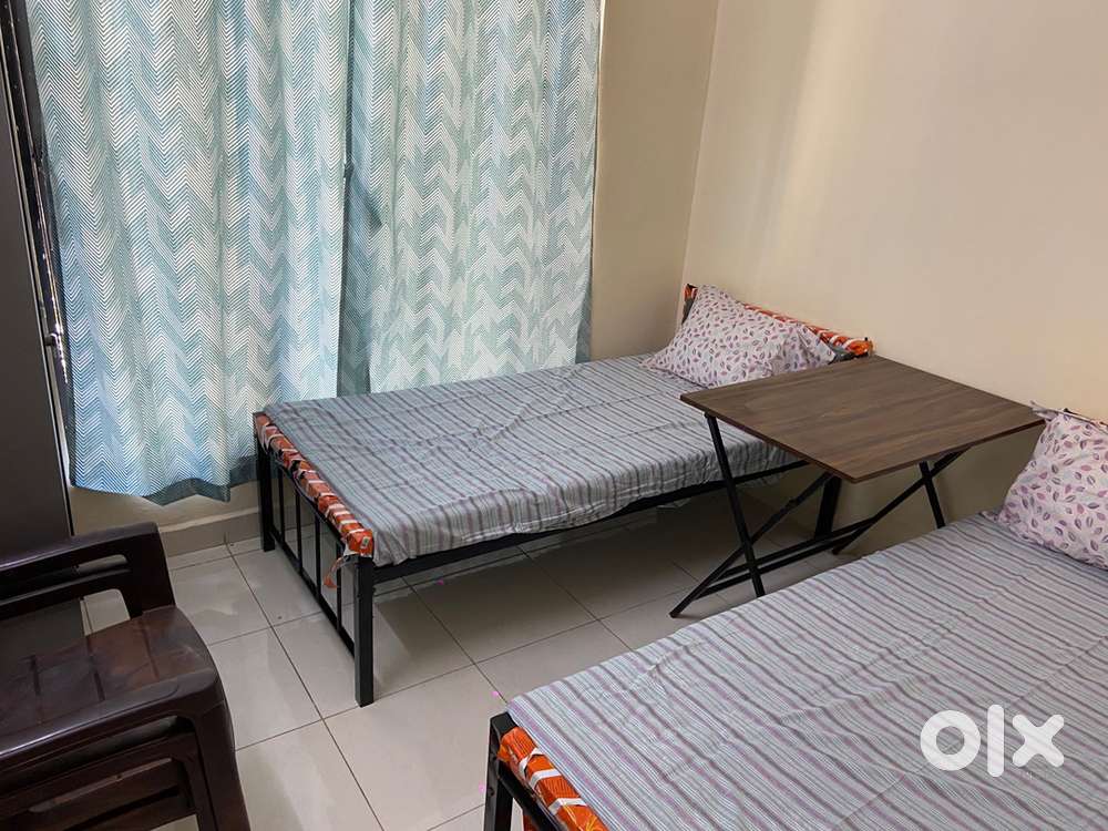 Girls pg double sharing with a/c sect 19 airoli