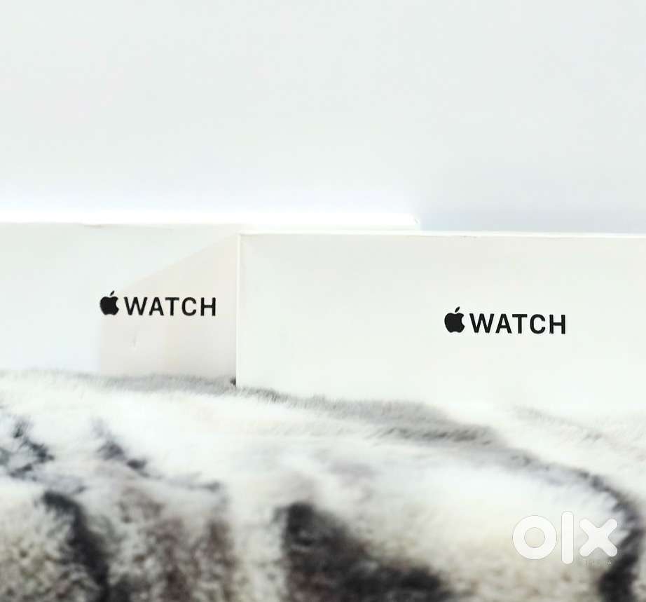 APPLE WATCH SE3 44MM CELL SEALLED WITH ONE YEAR WARRANTY AND BILL
