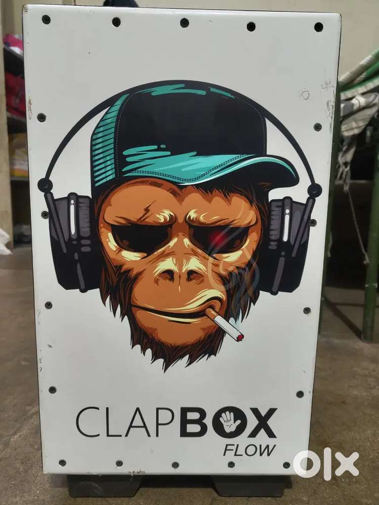 Clab box for selling is in good condition
