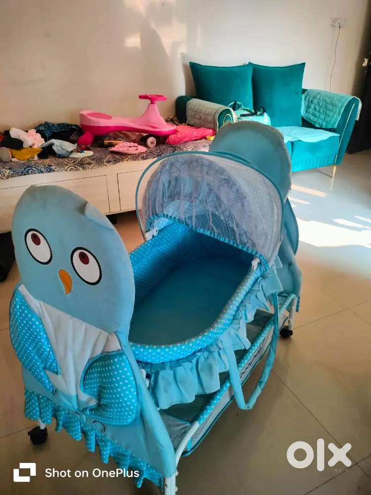 Babyhug Owl print craddle