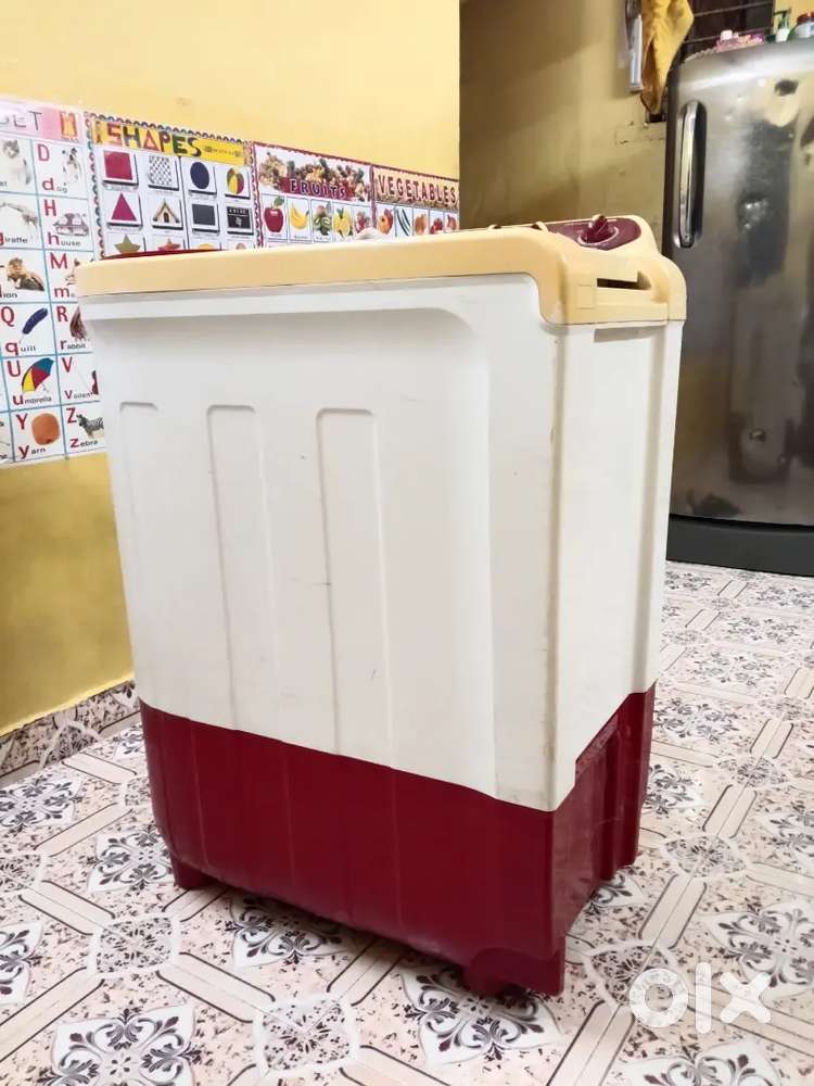 Semi automatic washing machine