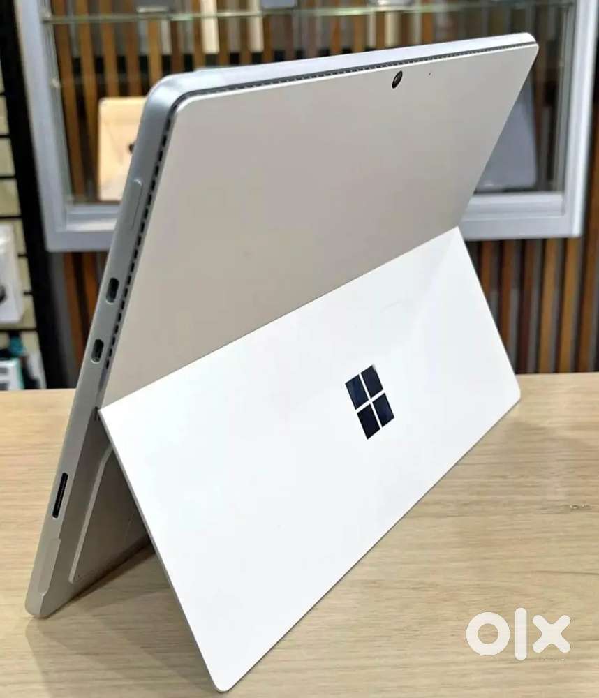 Surface Pro 9 i5/8GB/256GB Under Warranty 2026 with Keyboard & Spen
