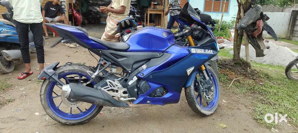 Very good condition.  R15 v4 green colour