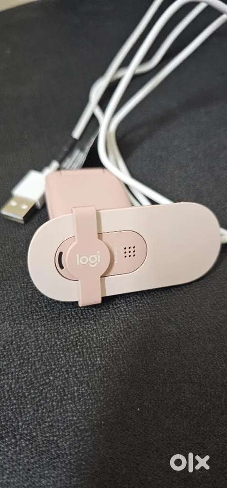 Logitech brio 100 web cam NEW
