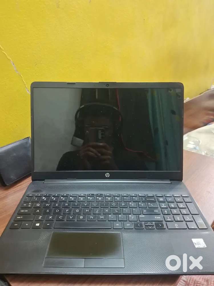 HP 15s du2078TU 15.6 inches laptop (8GB/512 SSD/windows 11/MS 2019)