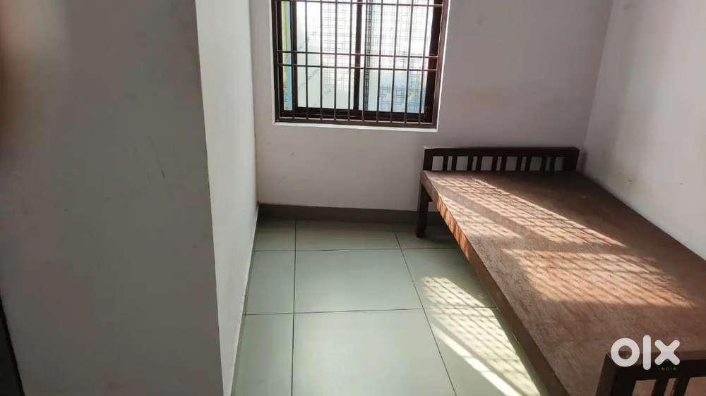 Bath attached rooms for bachelors