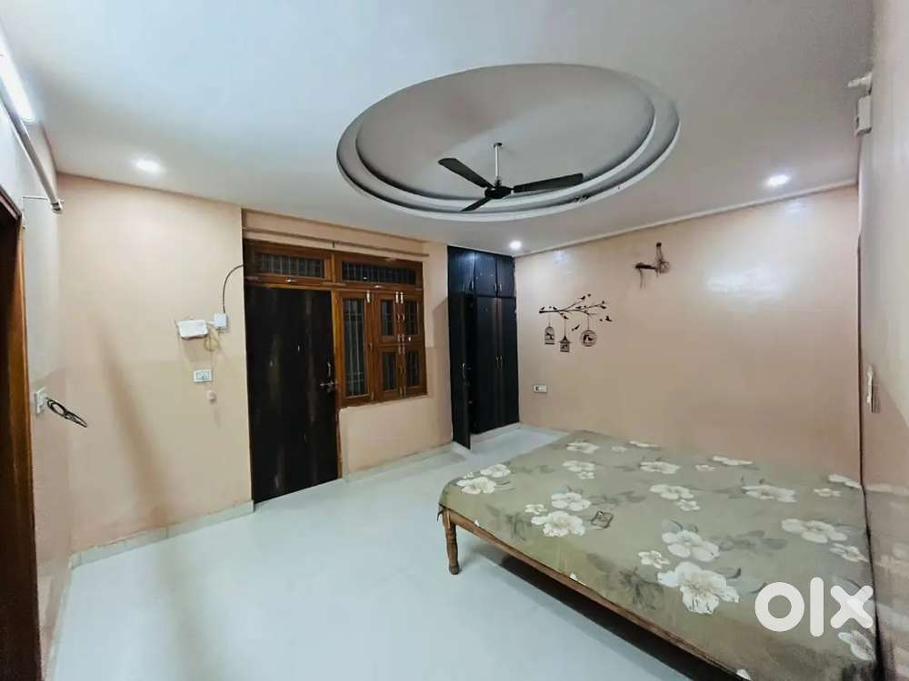 1 RK STUDIO, Rental service provider