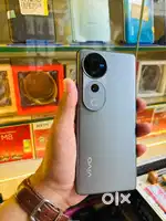 Vivo V40 Pro (8gb/256) warrenty