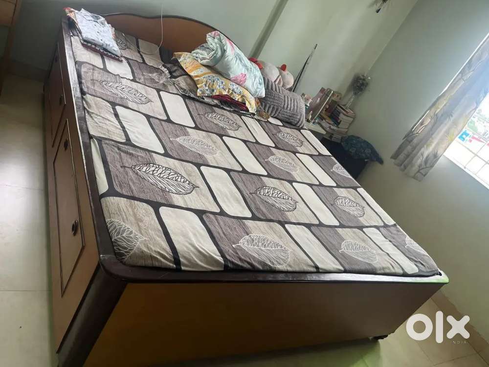 WOODEN BOX BED FOR SALE