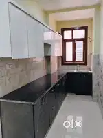 100 gaj flat available on sale SHI