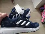 Original Adidas sports running shoes size uk 9 Brand new.