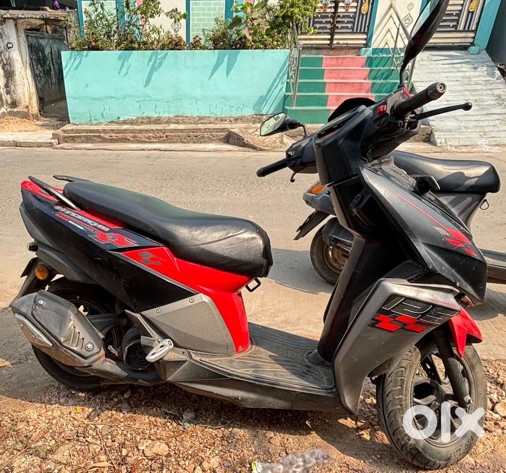 Tvs ntorq125 (racing red) for sale