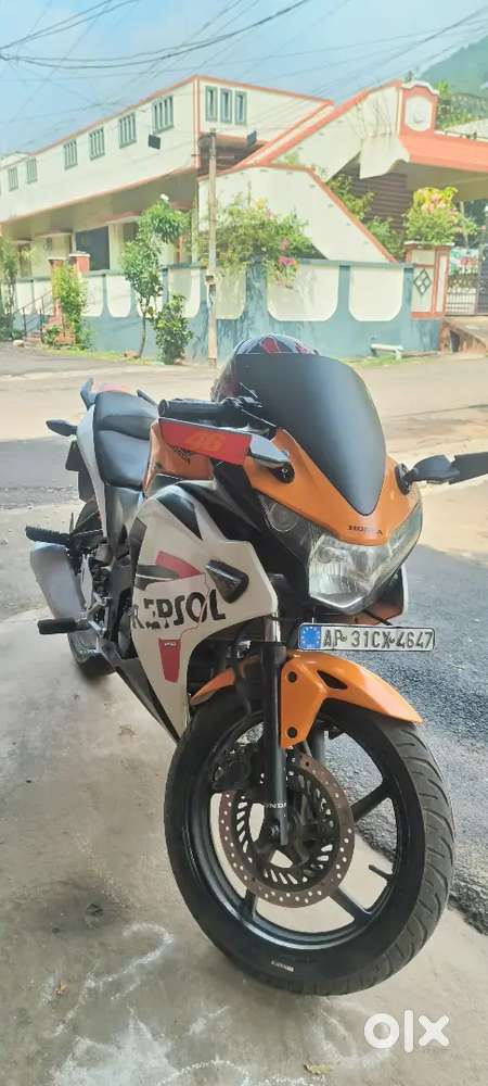 Honda CBR150 R