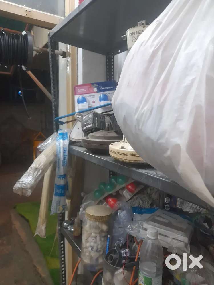 बिजली की दुकान का सारा समान  बेचना