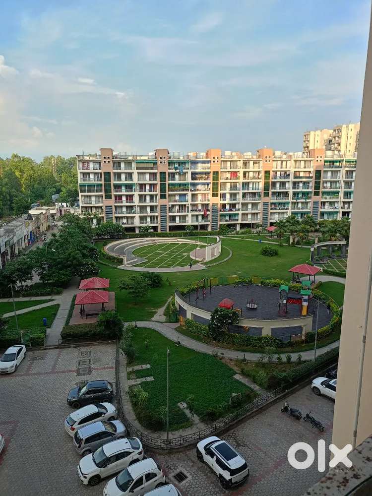 3 BHK FULLY FURNISHED LUXURIOUS APARTMENT IN SBP HOUSING PARK