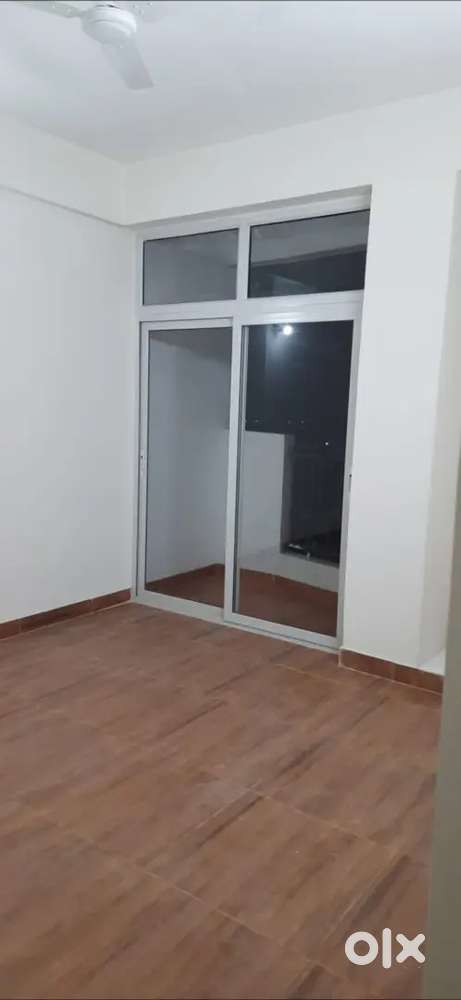 Brand new 3 BHK flat with 5 balconies,wardrobes ,Modular kitchen